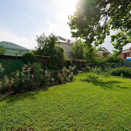 Guest House On Maksimova 9 Αλμάτι Εξωτερικό φωτογραφία
