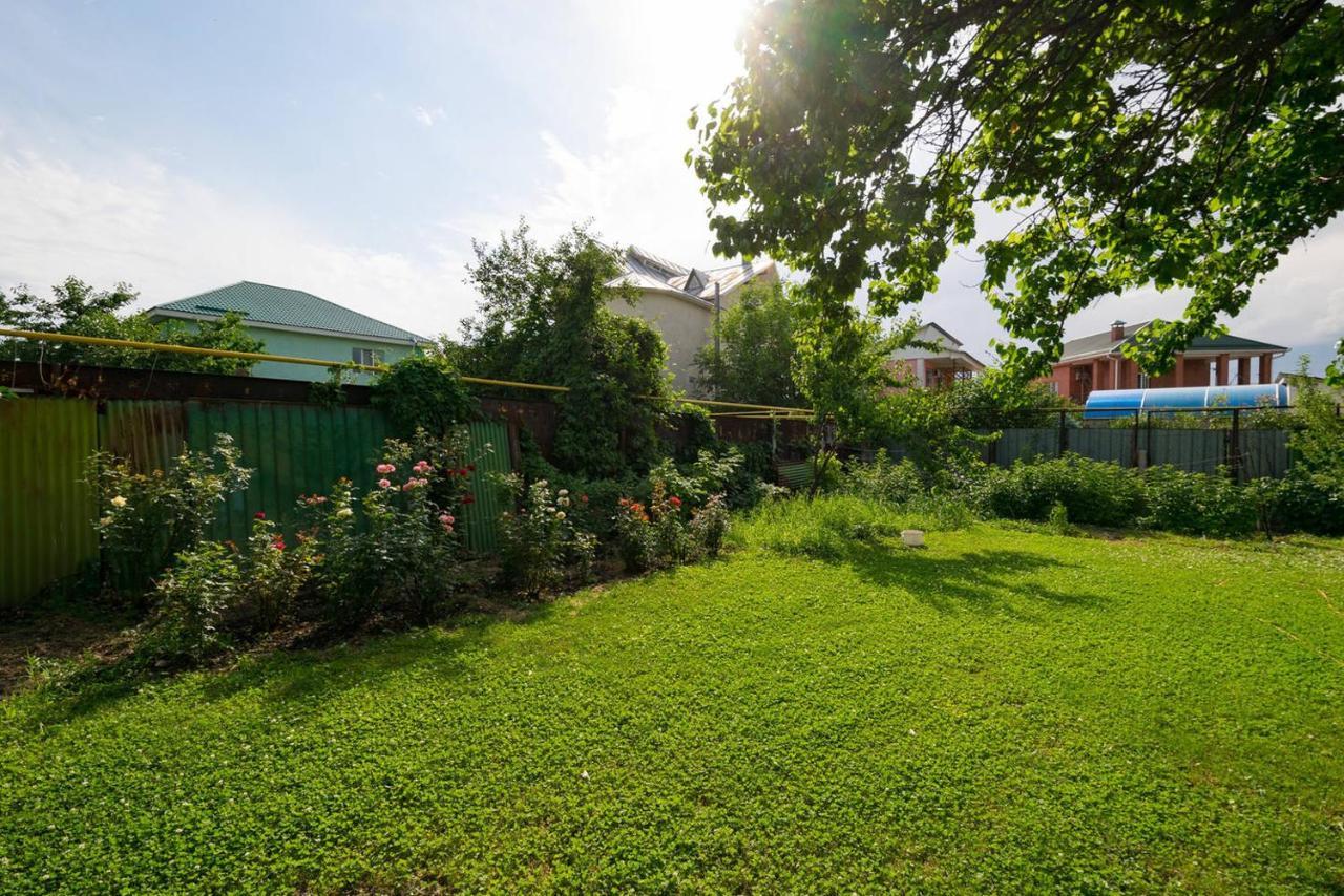 Guest House On Maksimova 9 Αλμάτι Εξωτερικό φωτογραφία