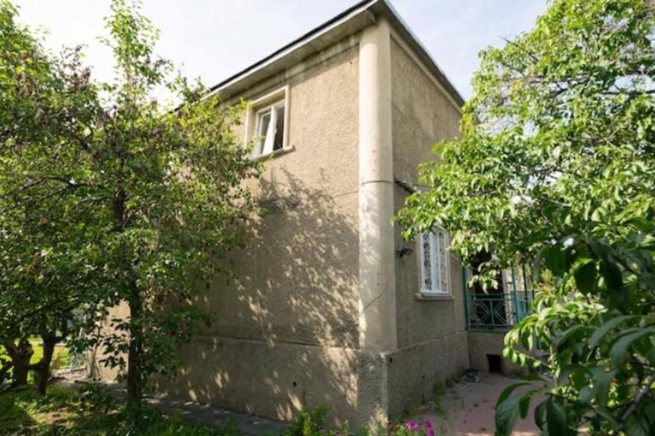 Guest House On Maksimova 9 Αλμάτι Εξωτερικό φωτογραφία