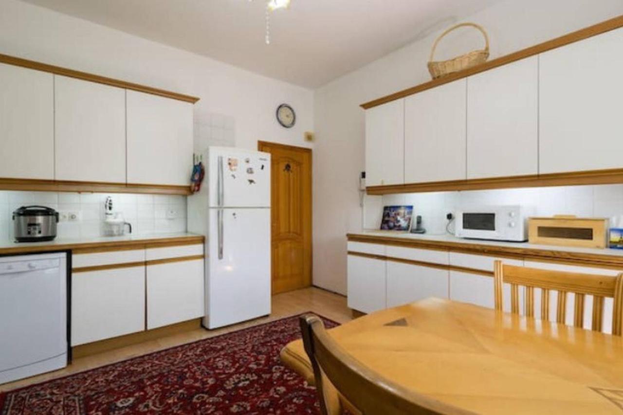Guest House On Maksimova 9 Αλμάτι Εξωτερικό φωτογραφία