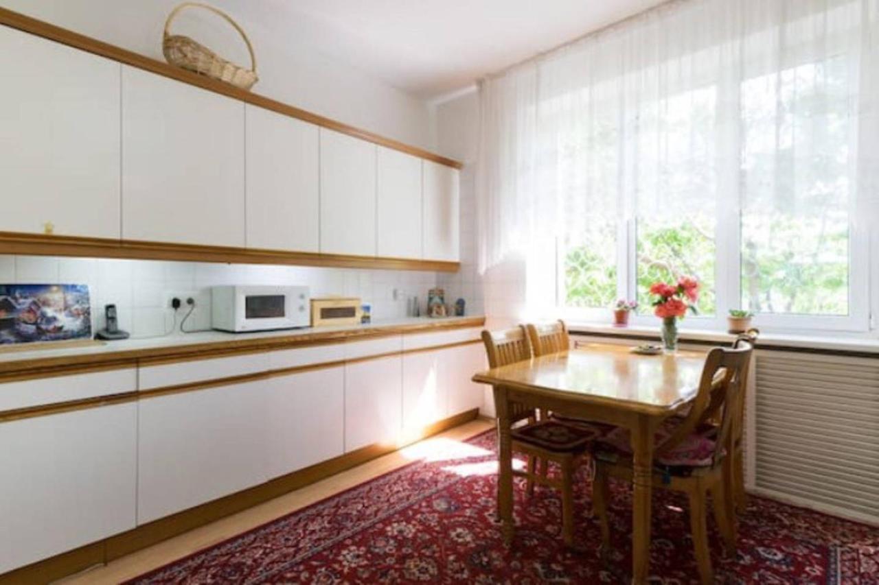 Guest House On Maksimova 9 Αλμάτι Εξωτερικό φωτογραφία