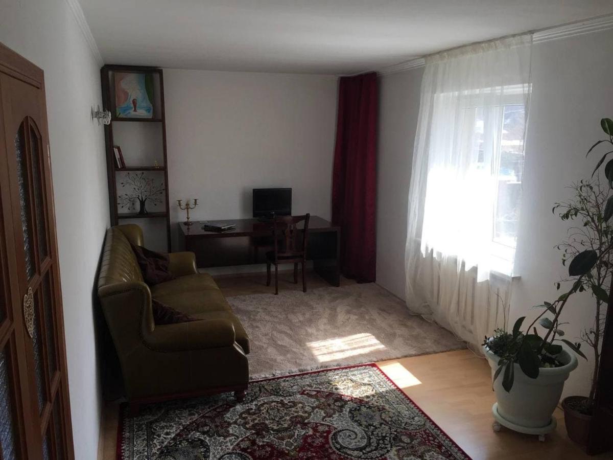 Guest House On Maksimova 9 Αλμάτι Εξωτερικό φωτογραφία