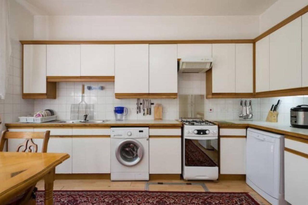 Guest House On Maksimova 9 Αλμάτι Εξωτερικό φωτογραφία